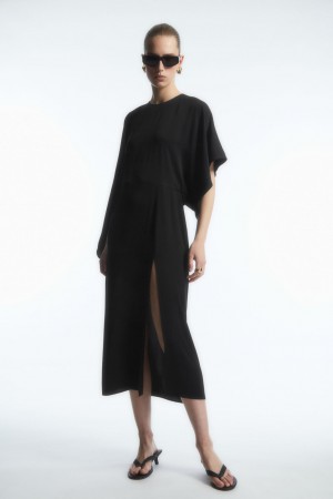 COS Asymmetric-Sleeve Draped Midi Ruha Női Fekete | GQSB-46503