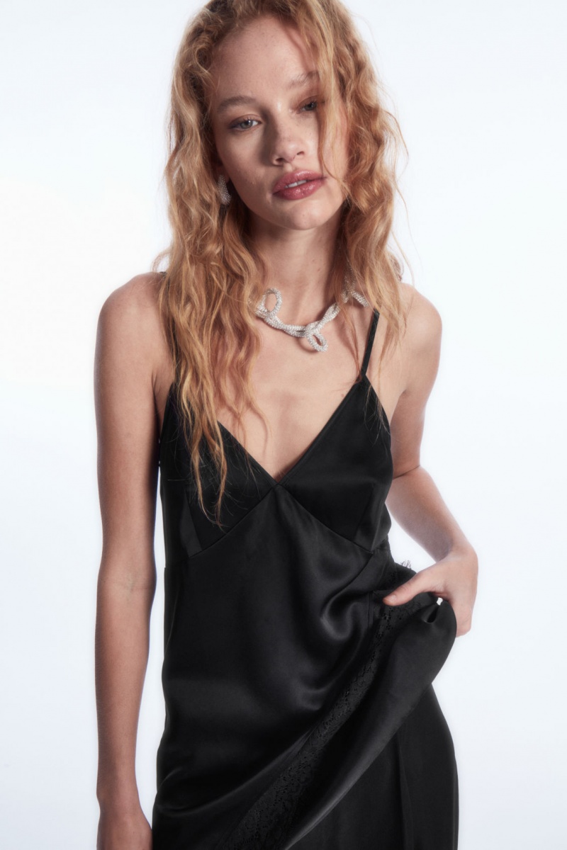 COS Asymmetric Csipke-Trimmed Satin Camisole Felsők Női Fekete | DKVZ-45103