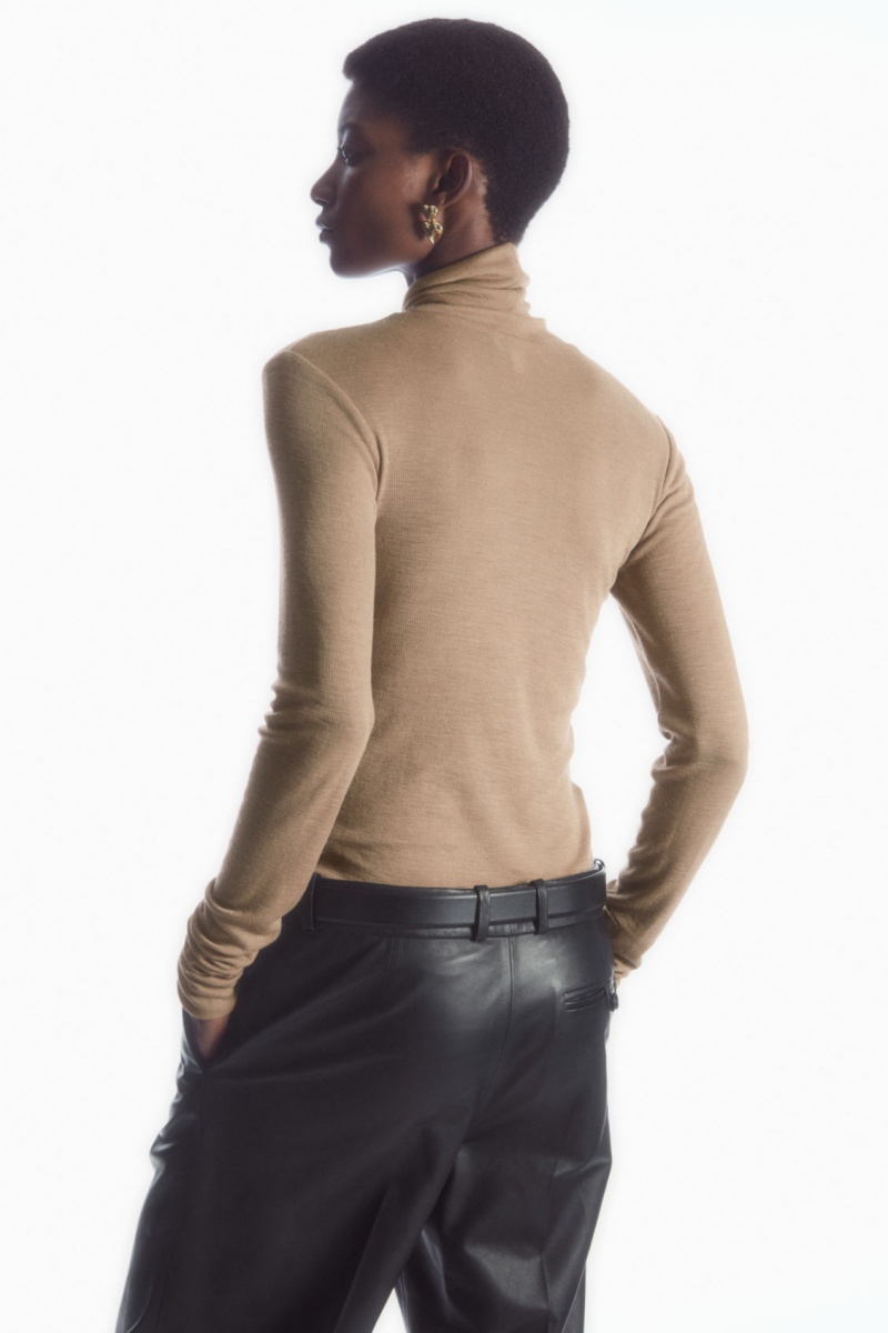 COS Merino Gyapjú Turtleneck Top Pulóverek Női Sötétbézs | MVKP-14098