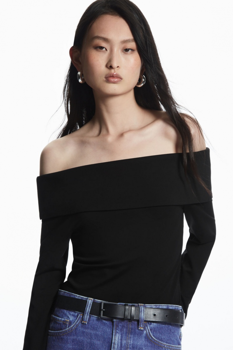 COS Off-The-Shoulder Long-Sleeved Felsők Női Fekete | APIX-19506