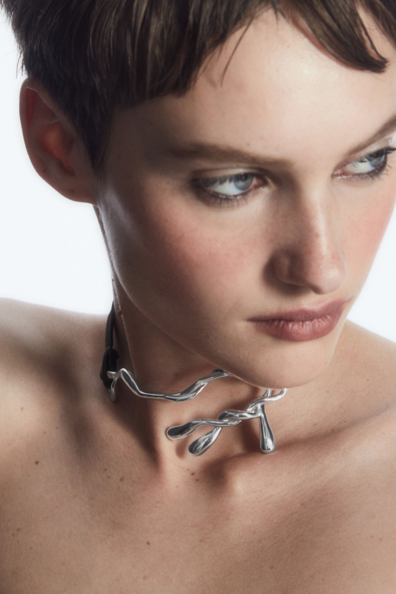 COS Organic-Shaped Silk-Ribbon Choker Nyaklánc Női Titán Barna | PZRY-67805